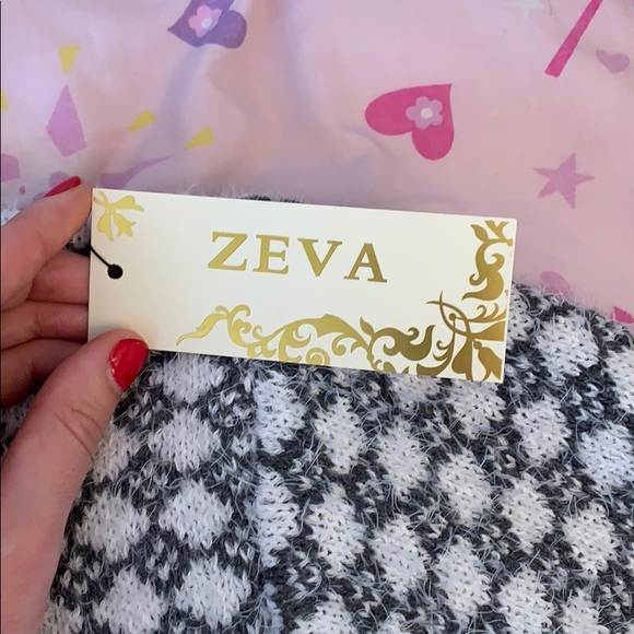 Zeva cute button sweater! - Picture 3 of 3